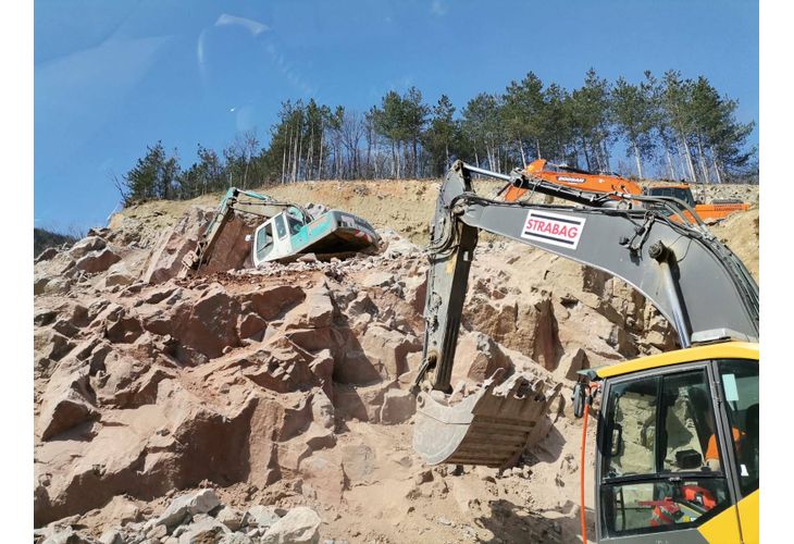 Огромен е напредъкът по изграждането на АМ Европа Огромен е напредъкът по изграждането на АМ Европа